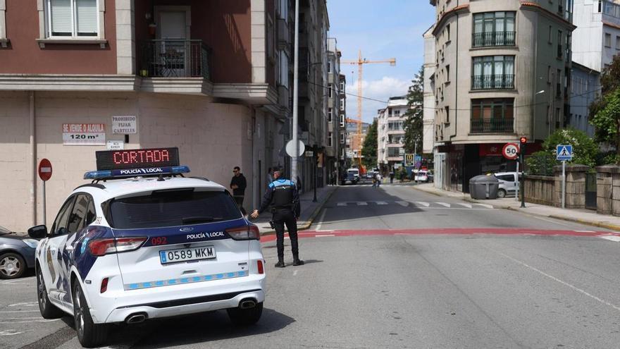 Un joven pierde un examen en Vilagarcía por un conductor dormido al volante que colisionó contra un coche aparcado