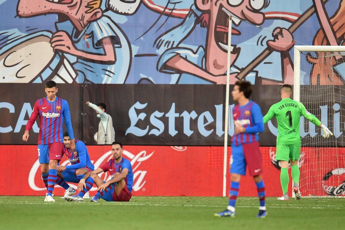 Los jugadores del Barça tras el 3-3 frente el Celta