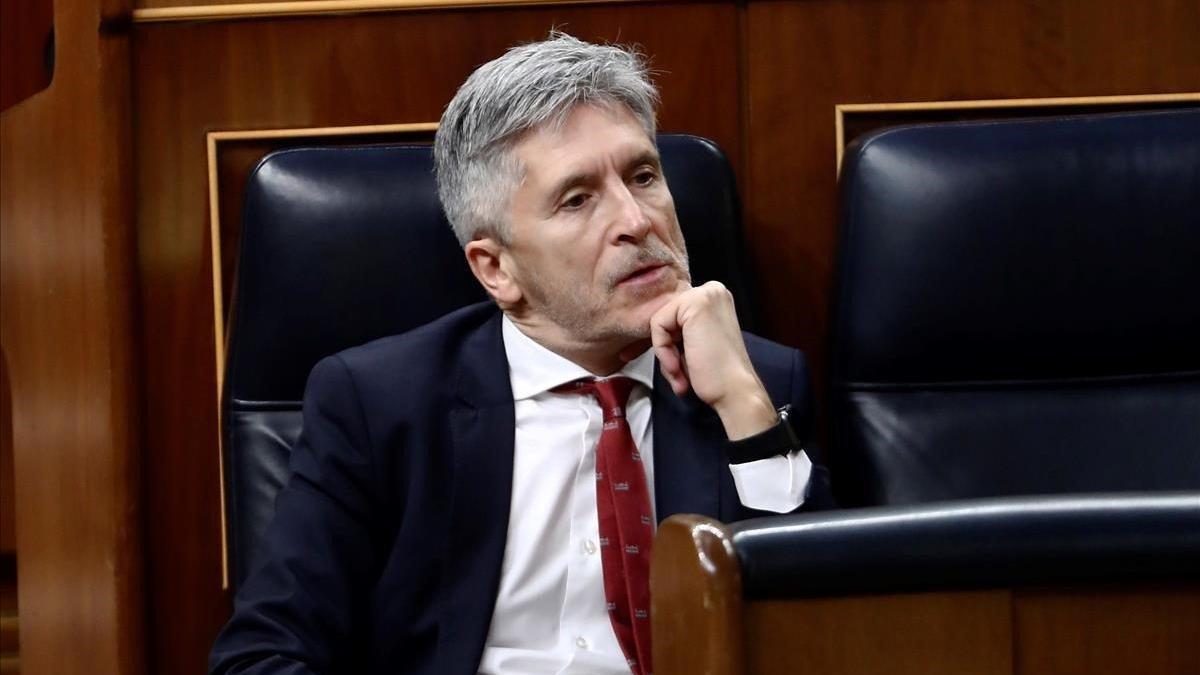 Pérez de los Cobos fue cesado por incumplir el &quot;procedimiento de comunicación interna&quot;, según Interior