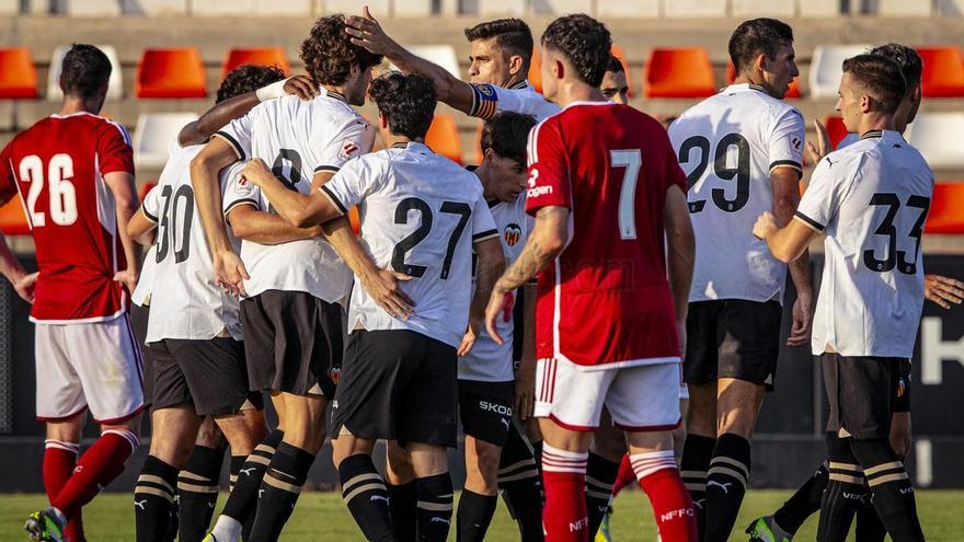 Javi Guerra lidera y Paterna responde en el primer amistoso (1-0)