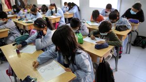 L’Acadèmia Cultura de l’Hospitalet entaula la seva penúltima batalla contra el tancament
