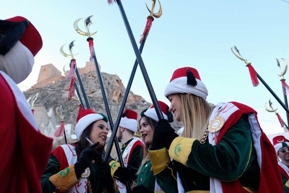 La Entrada y la Retreta abren los Moros y Cristianos de Sax