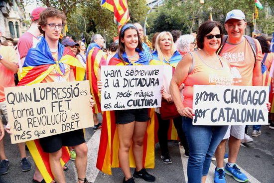 La manifestació de la Diada omple la Diagonal