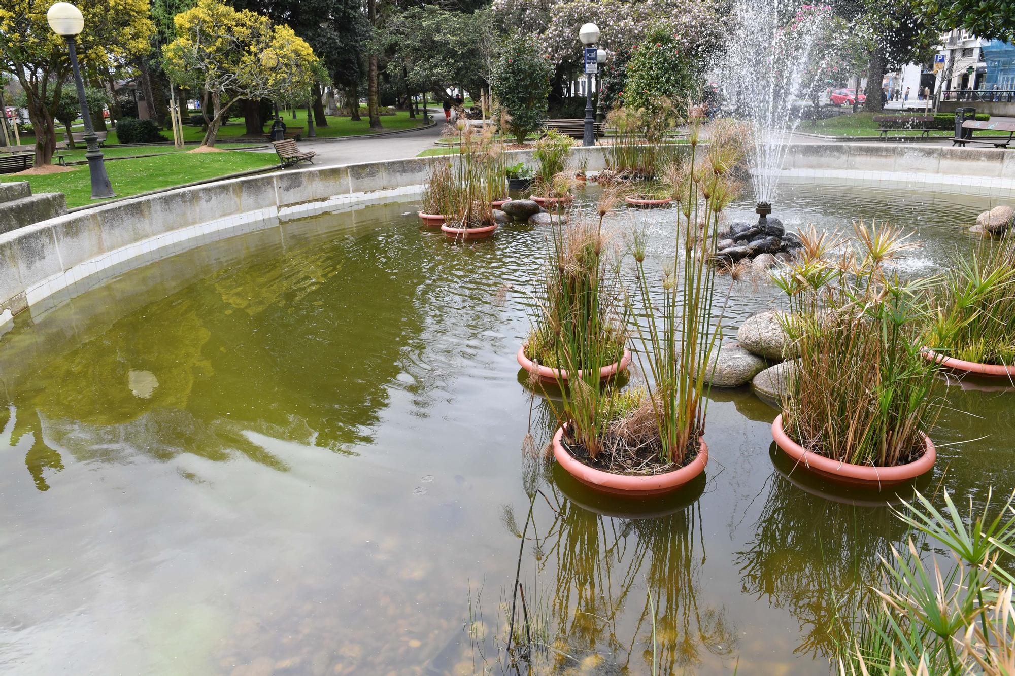 Quejas en Eirís por el estado del parque y la fuente en los jardines