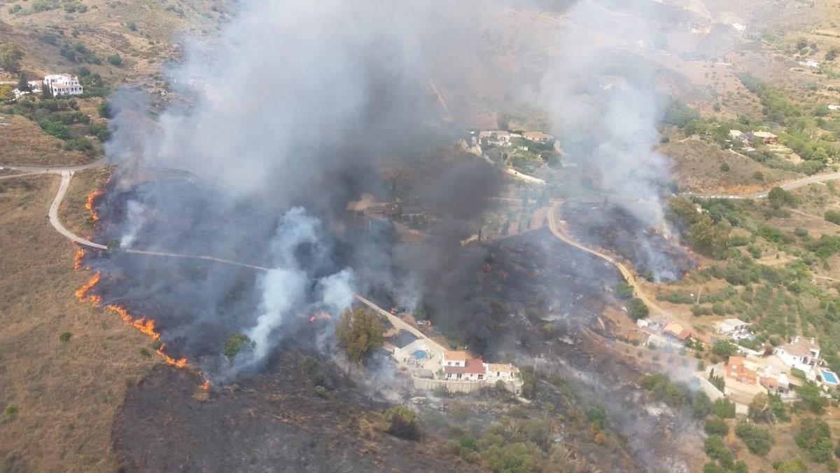 Estabilizado el incendio forestal declarado en paraje Valtocado de Mijas