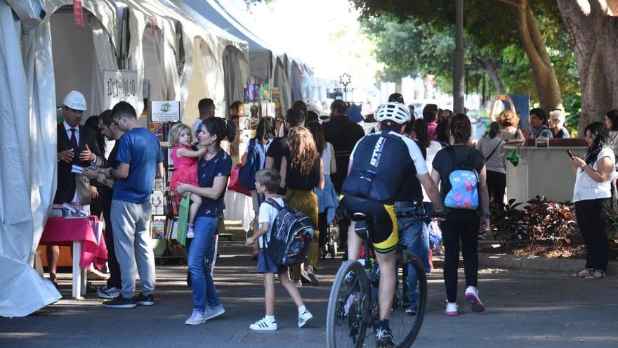 Treinta y cinco carpas acogerán los fondos bibliográficos de las librerías y editoriales participantes.