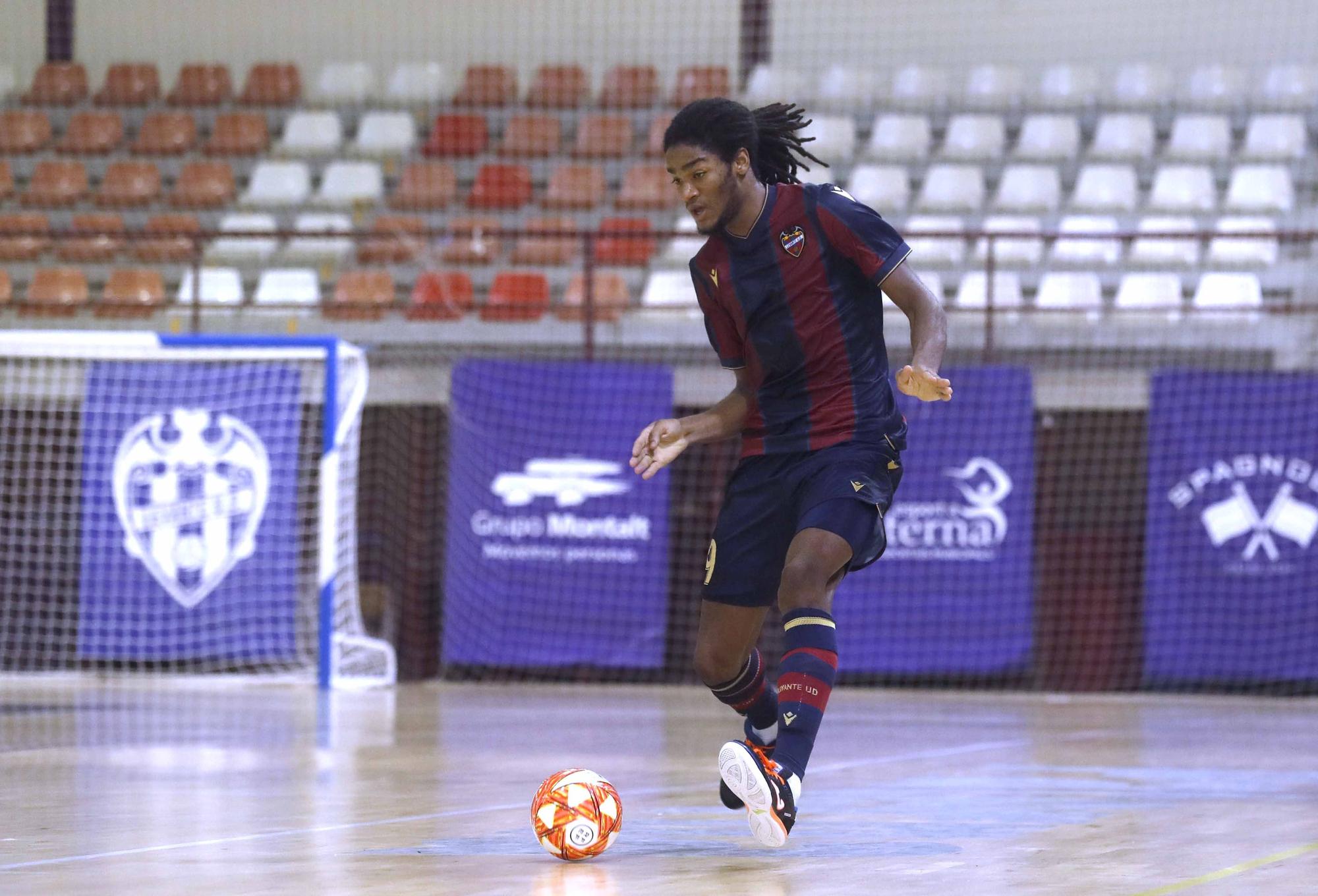 Primer partido del Levante UD FS de Sergio Mullor en Paterna (3-1)