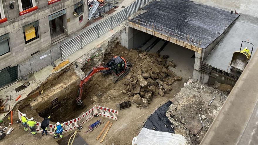 Vista de la Casa de Mora tras su aparición en las obras en Porta do Sol a comienzos del pasado junio.