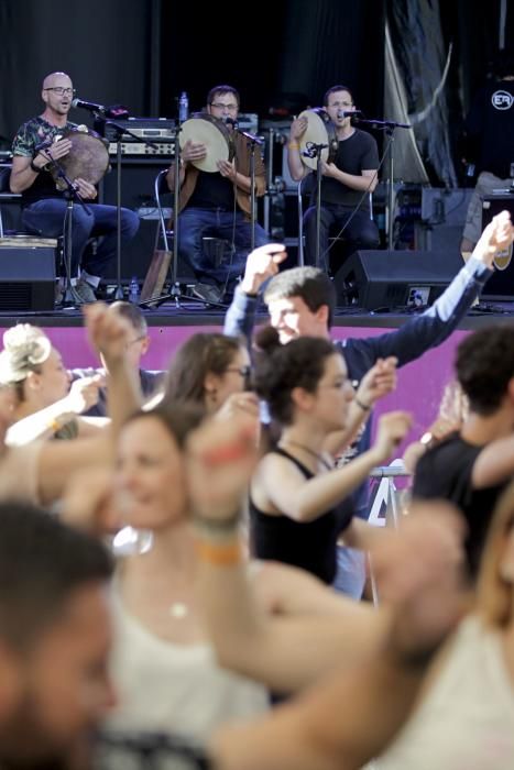 "Conciertu pola oficialidá" en Gijón.