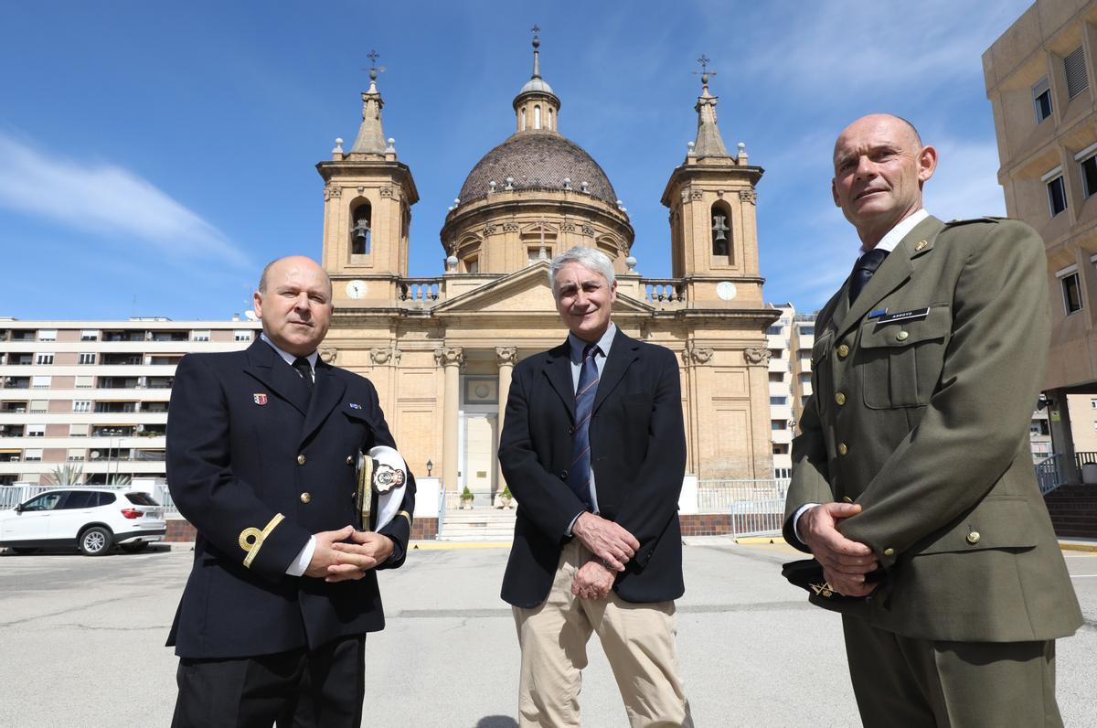 Barco, Güemes y Arroyo, en el acuartelamiento de la vía de San Fernando.