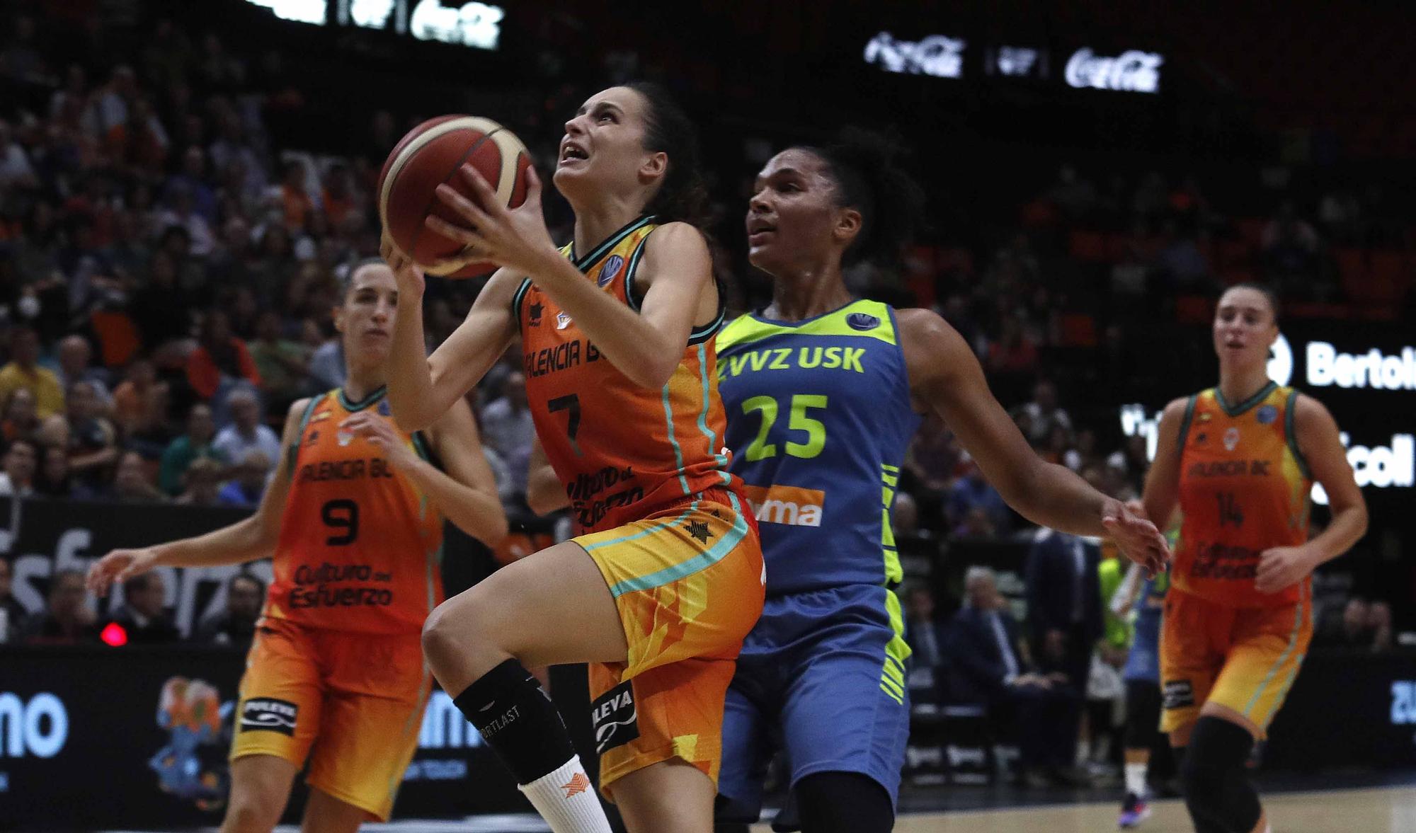 Valencia Basaket - ZVVZ USK Praha de Euroleague Women