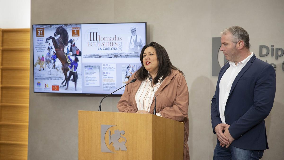 Lola Amo y Antonio Granados, durante la presentación de las jornadas.