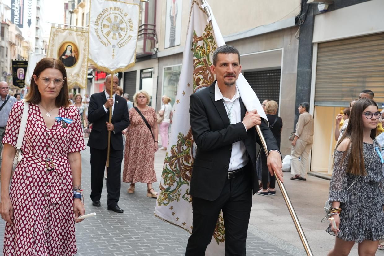 Castelló recibe con honores al Santísimo en la procesión del Corpus Christi