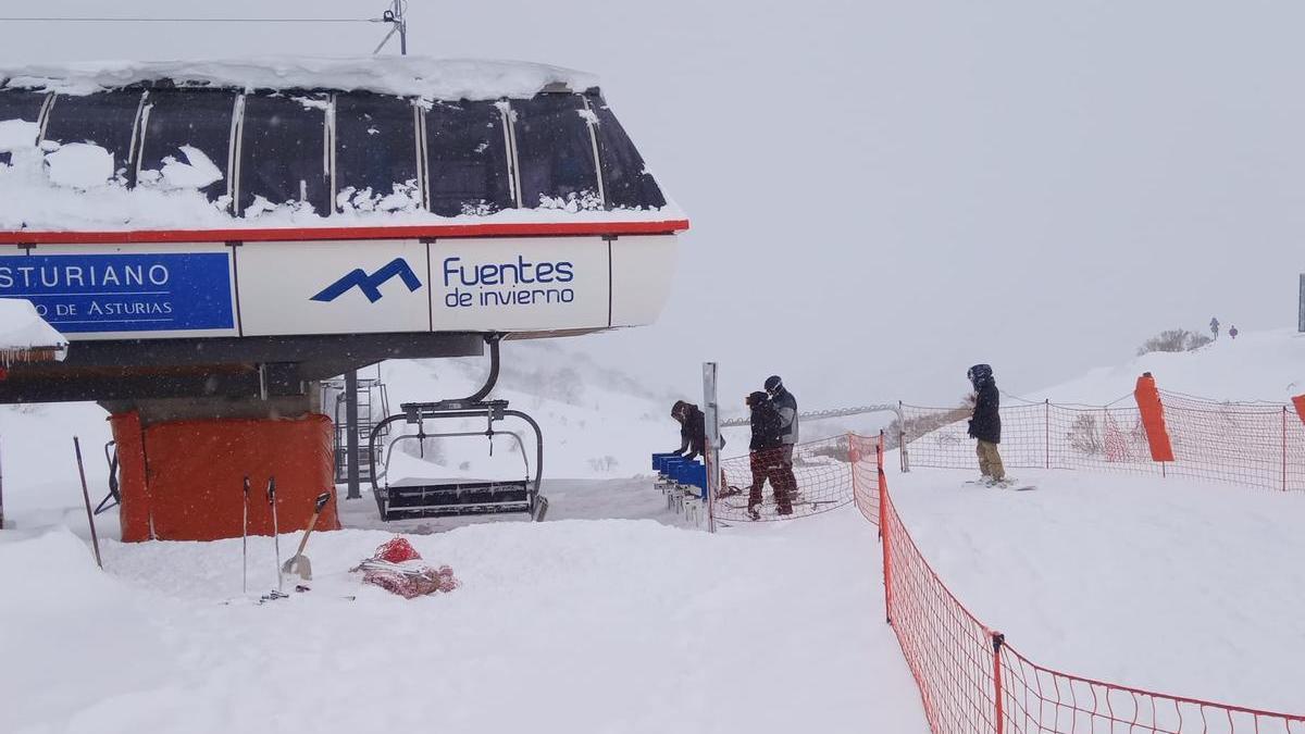 Esquiadores hoy en Fuentes de Invierno