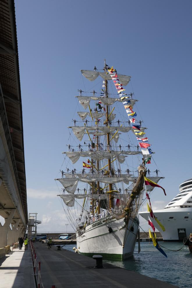 Galería de imágenes de la llegada a Ibiza del buque Cuauhtémoc, de la armada mexicana