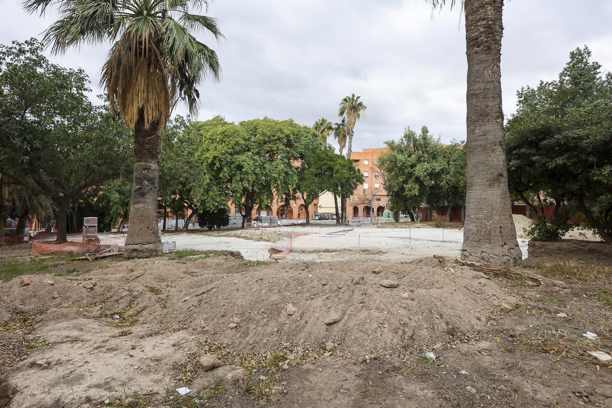 Otra zona de la plaza de San Blas, sin obreros hace días