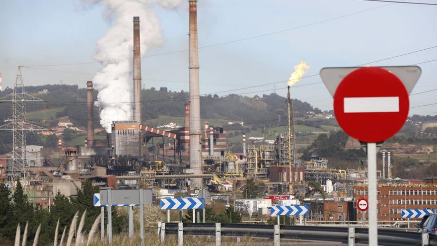 Instalaciones de Arcelor Mittal en Gijón. | ÁNGEL GONZÁLEZ