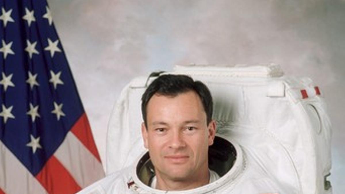 Foto oficial del astronauta español Miguel López-Alegría.