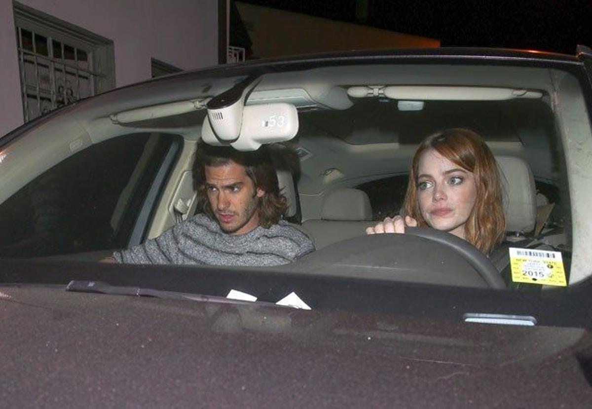 Emma Stone y Andrew Garfield se van juntos tras disfrutar del concierto