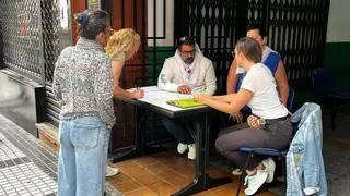 Schamann recoge firmas para exigir más seguridad en el barrio tras la muerte del empresario Vicente Reyes