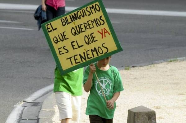 Colectivos y sindicatos salen a la calle unidos contra los recortes