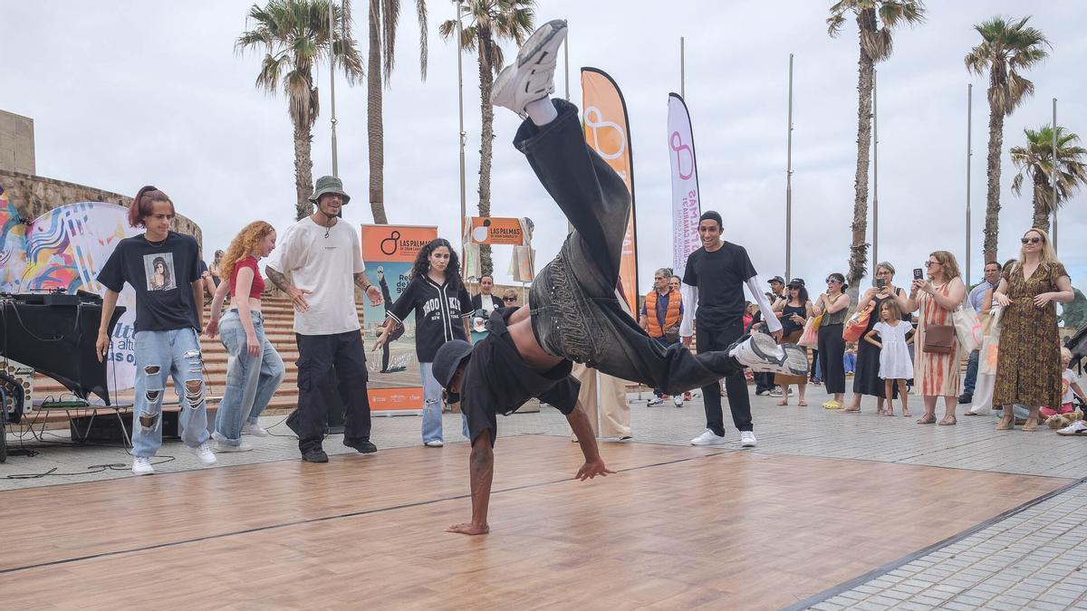 un acto lleno de rap y danza urbana como preludio del acto de Honores y Distinciones de las Fiestas Fundacionales