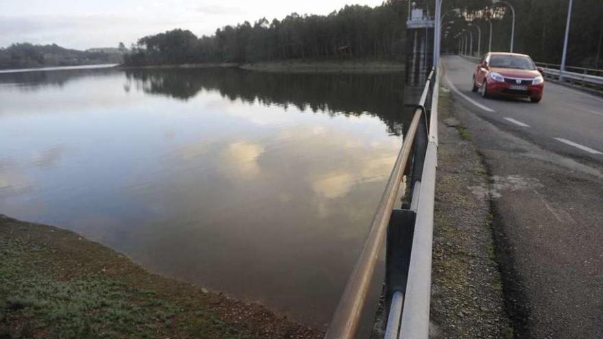 Embalse de Cecebre, que suministra agua a la comarca coruñesa.