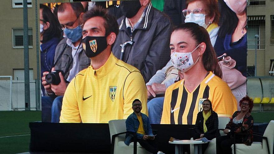 Moment de l&#039;acte, al camp de futbol, una pantalla gegant