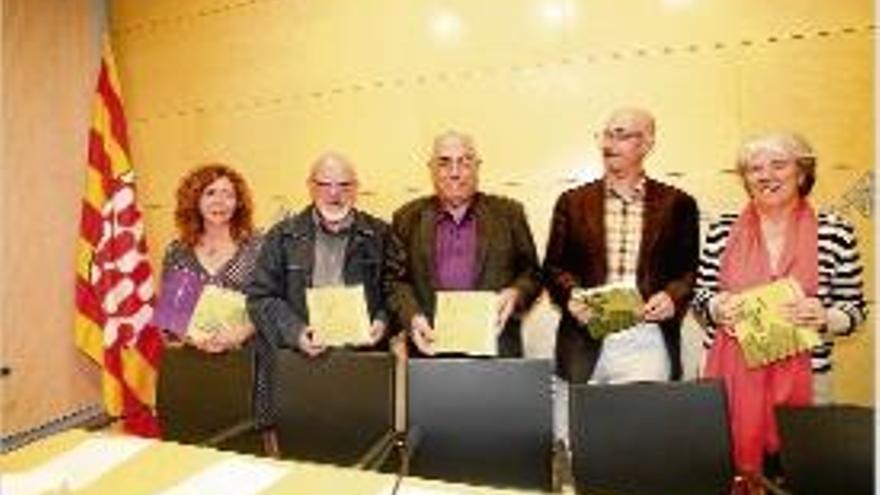 Alsina, Huguet, Nadal, Cattini i Roca, ahir amb el llibre.