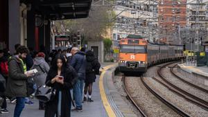 El president de Renfe desmenteix el Govern i nega que a Rodalies «faltin el 24% dels trens»