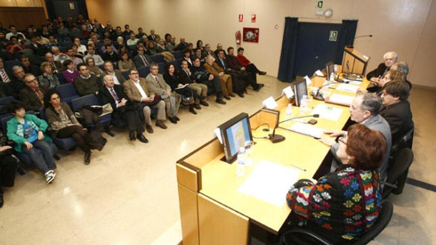 El llibre &quot;Contaminació acústica&quot; es va presentar ahir a la Universitat Politècnica.