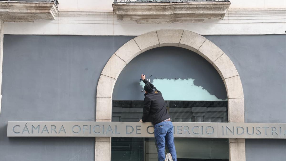El Palas vuelve a cambiar de imagen: adiós Ayuntamiento de Alicante, hola Cámara de Comercio