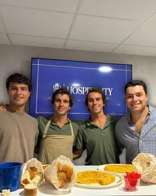 Las tortillas que se cuelan en el palco del Real Zaragoza antes de abrir su restaurante en la ciudad: "Nuestras tortillas jugaron su primer partido"