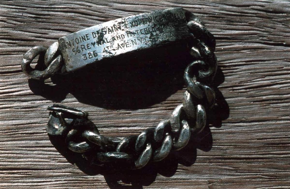 La pulsera que hallaron en el Mediterráneo.