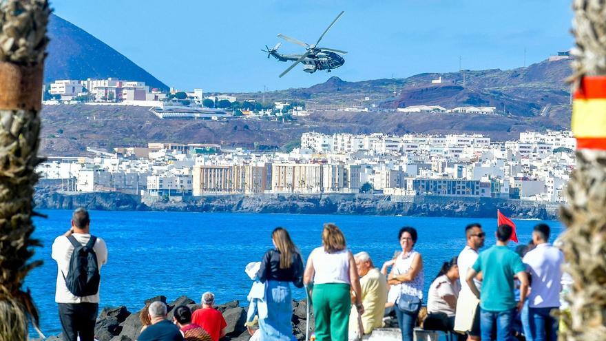 Así fue el día de las Fuerzas Armadas en el entorno de Las Canteras