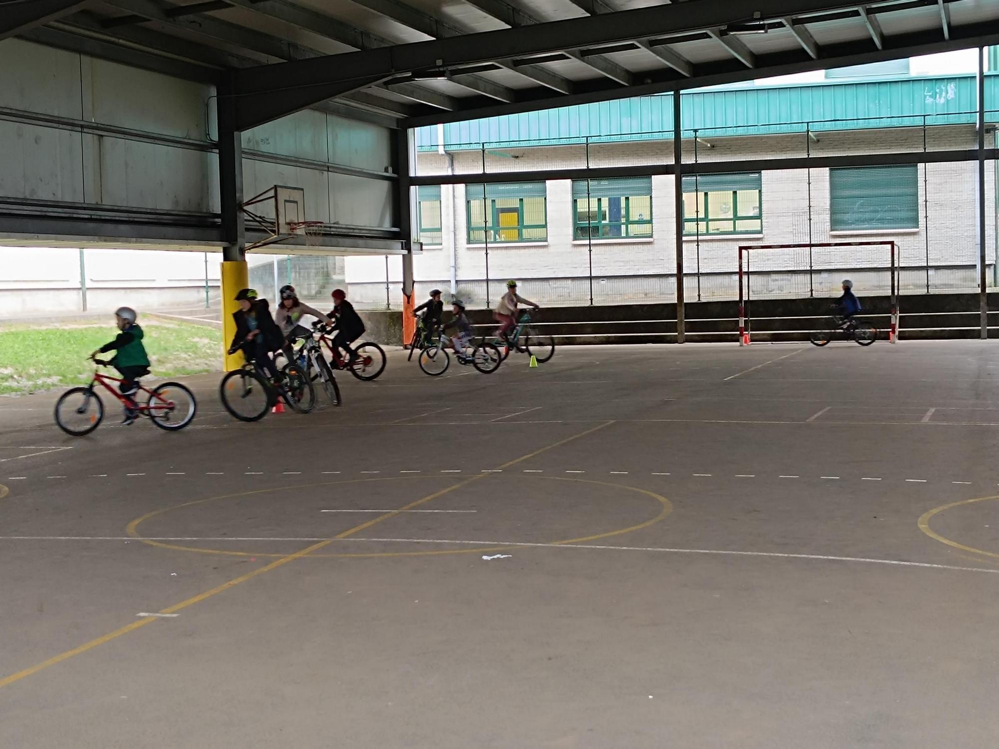 Pasión sobre ruedas: la extraescolar de ciclismo en el colegio de La Fresneda