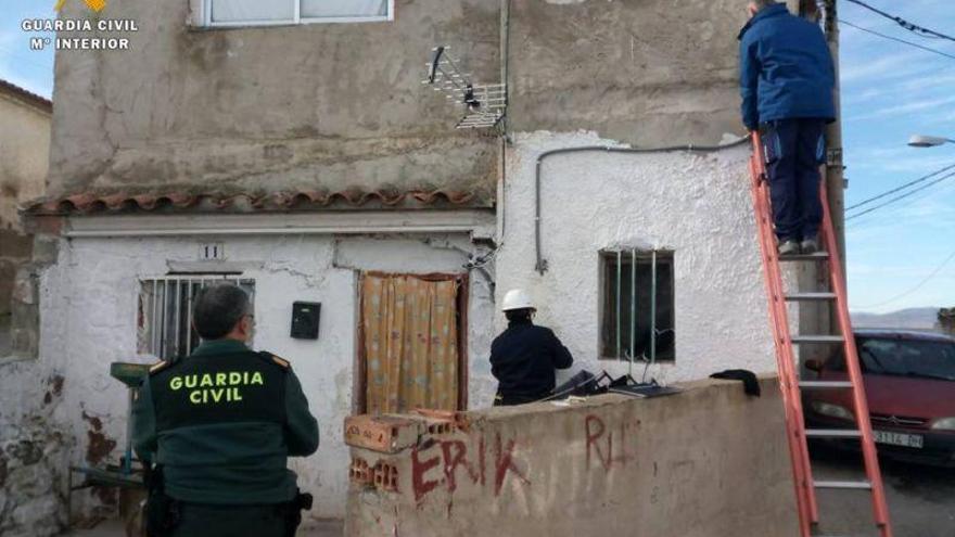 La Guardia Civil detiene en Épila a 28 personas por defraudar fluido eléctrico