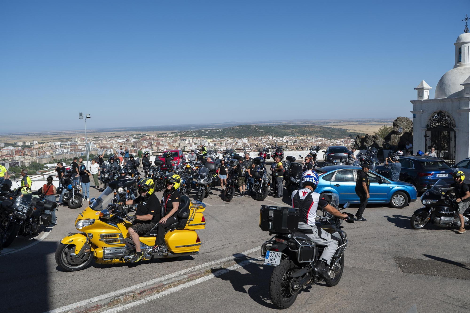Fotogalería | Así es el monumento al motero ausente de Cáceres