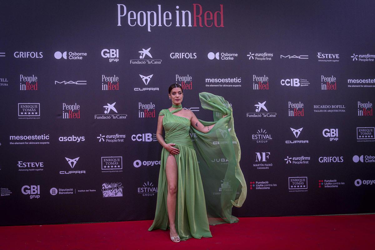 Dulceida, de verde buena esperanza, en la gala People in Red 2024.