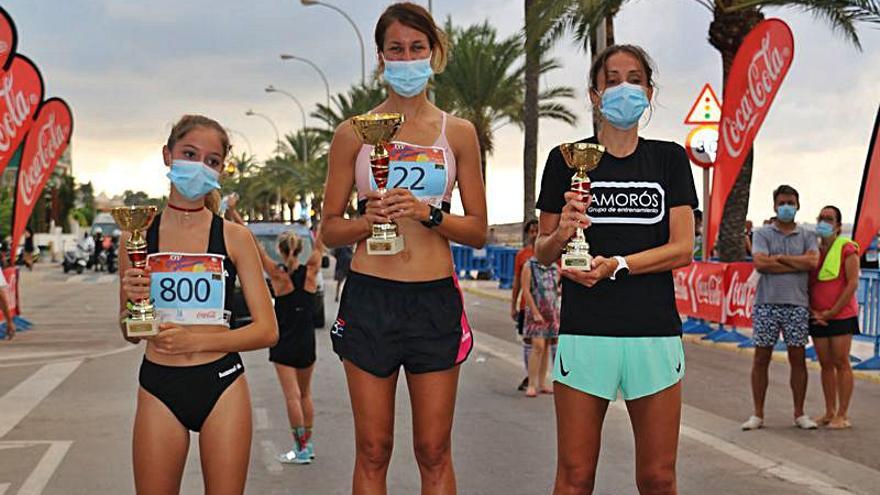 Jessica Guerero, en el centro, fue la ganadora femenina. | A. F. SANTA POLA