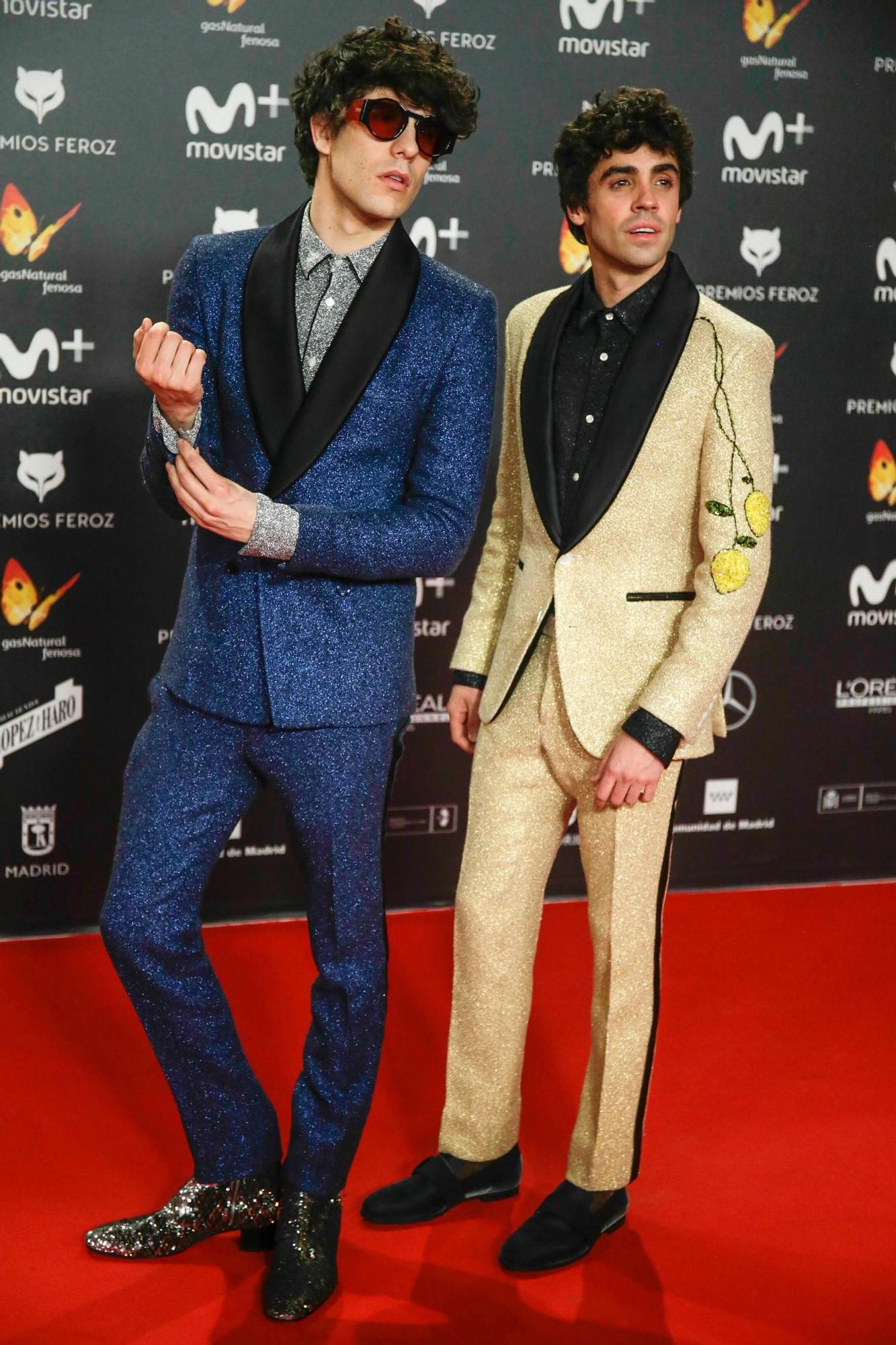 Nos encantan Los Javis y nos gusta más aún que los hombres arriesguen en la alfombra roja.