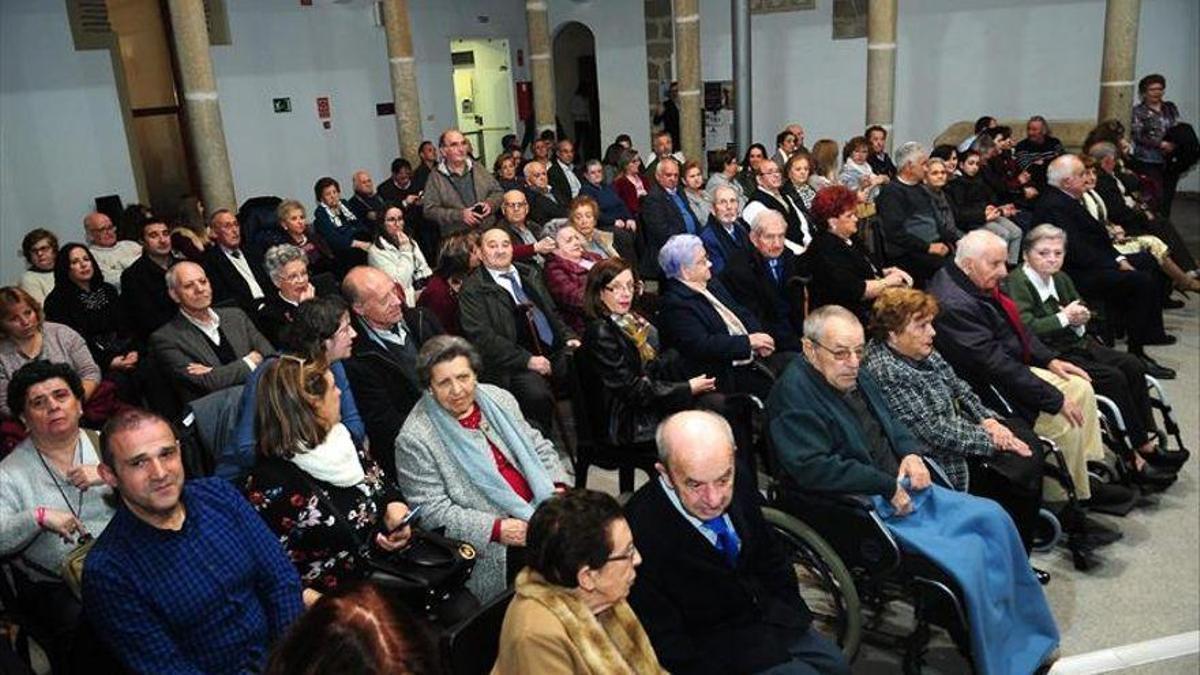 Matrimonios homenajeados en una edición anterior de San Valentín en Plasencia.
