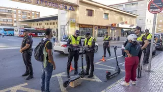 Anarquía silenciosa: el patinete conquista Alicante a golpe de incivismo