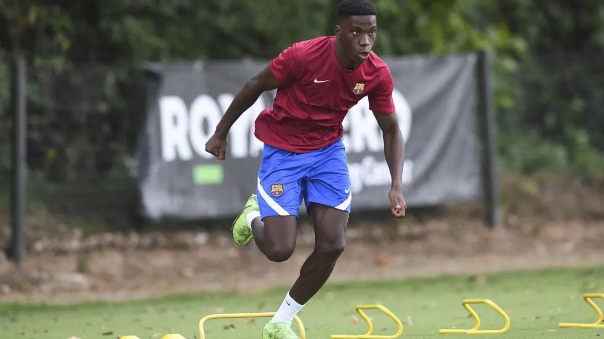 Ilaix Moriba, durante el entrenamiento del Barça B en la Vall d'en Bas