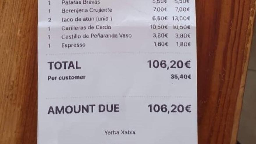 Gastrojetas: una familia hace un simpa en un restaurante de Xàbia tras una cena de 106 euros