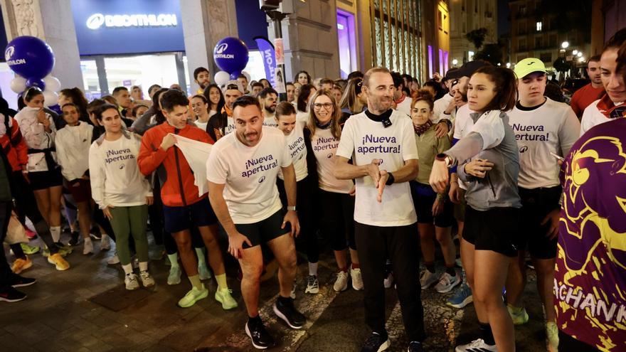 Decathlon inaugura su primera tienda en pleno centro de Murcia con Alejandro Valverde