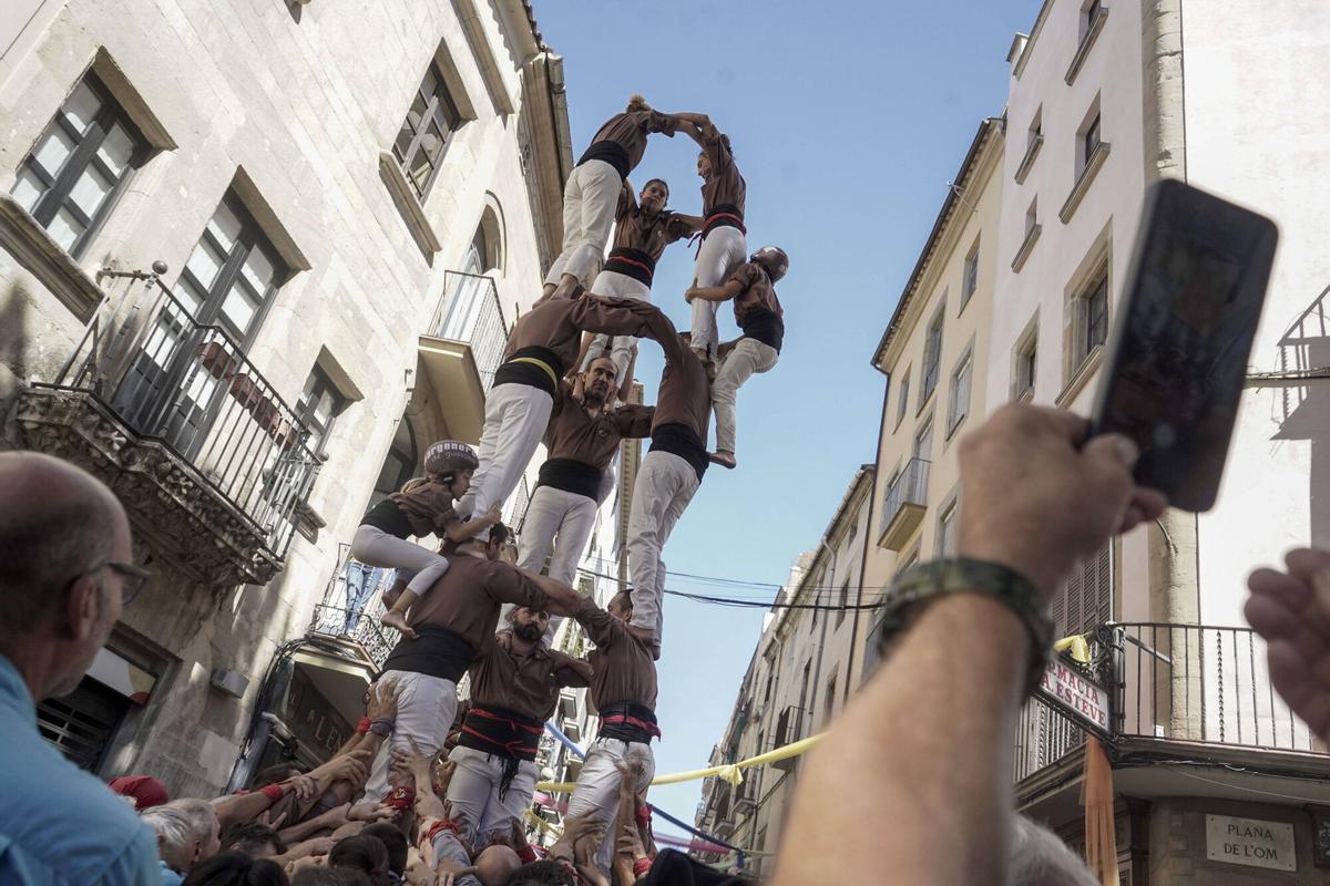 Els Tirallongues fan la millor actuació de la temporada amb el seu tercer 4 de 8 Els Tirallongues fan la millor actuació de la temporada amb el seu tercer 4 de 8