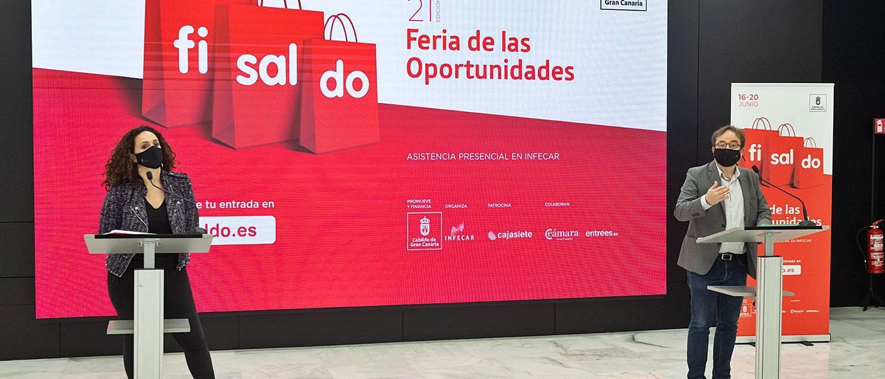 Natalia Santana y Raúl García Brink, ayer durante la presentación de la Feria de Oportunidades en Infecar. | | LP/DLP