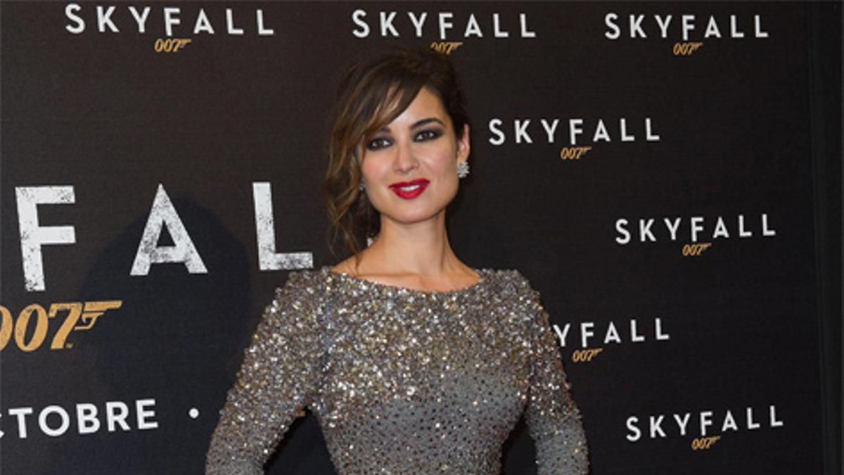 Conviértete en una chica Bond Woman