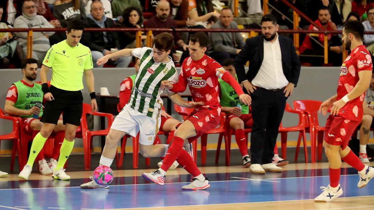 Nacho Parreño, con la camiseta del Córdoba, en un partido contra ElPozo.